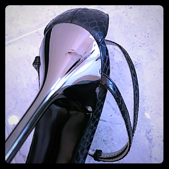 Guess by Marciano Sandals - Picture 5 of 7